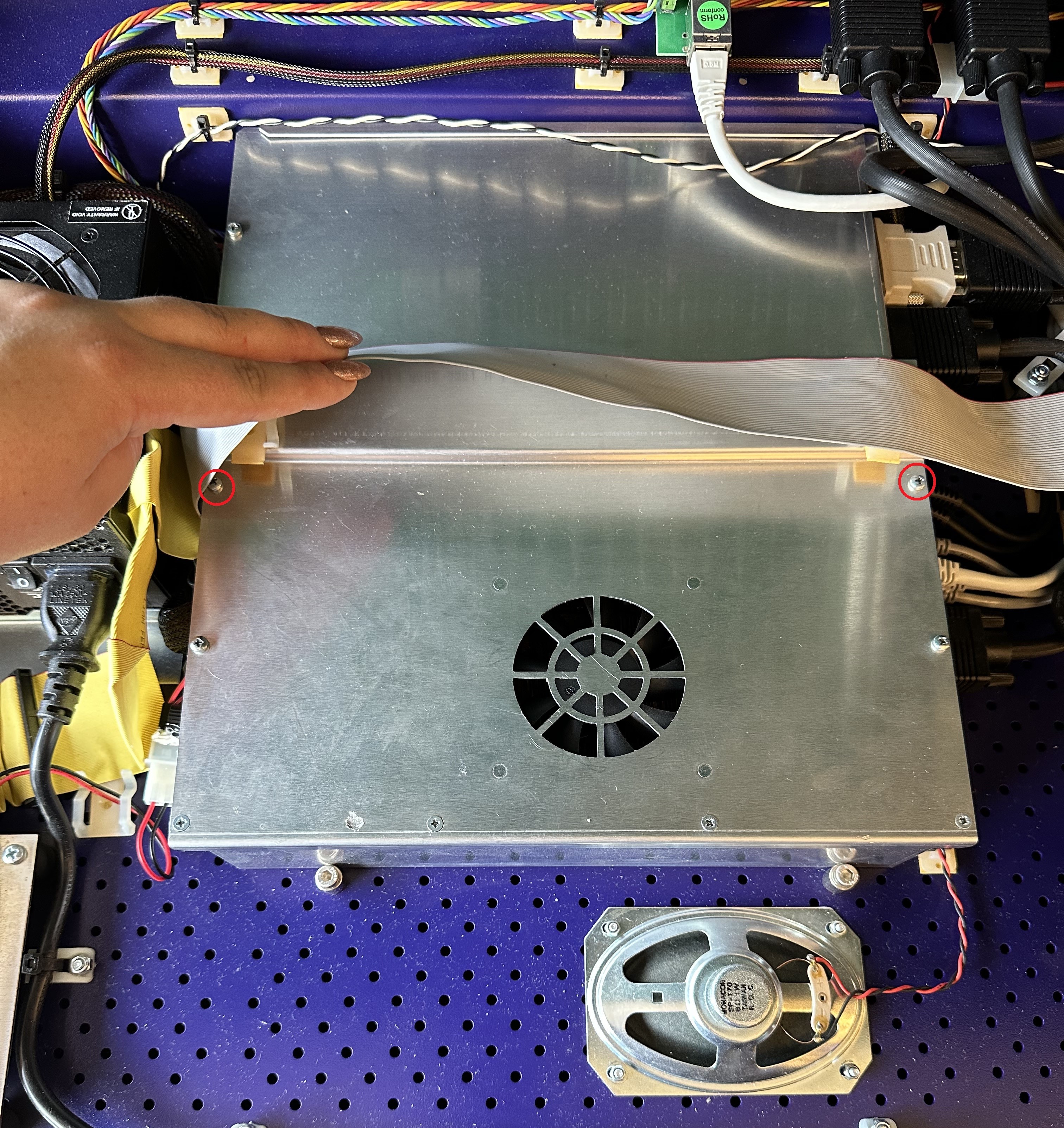 Congo MB Screws 2.jpg