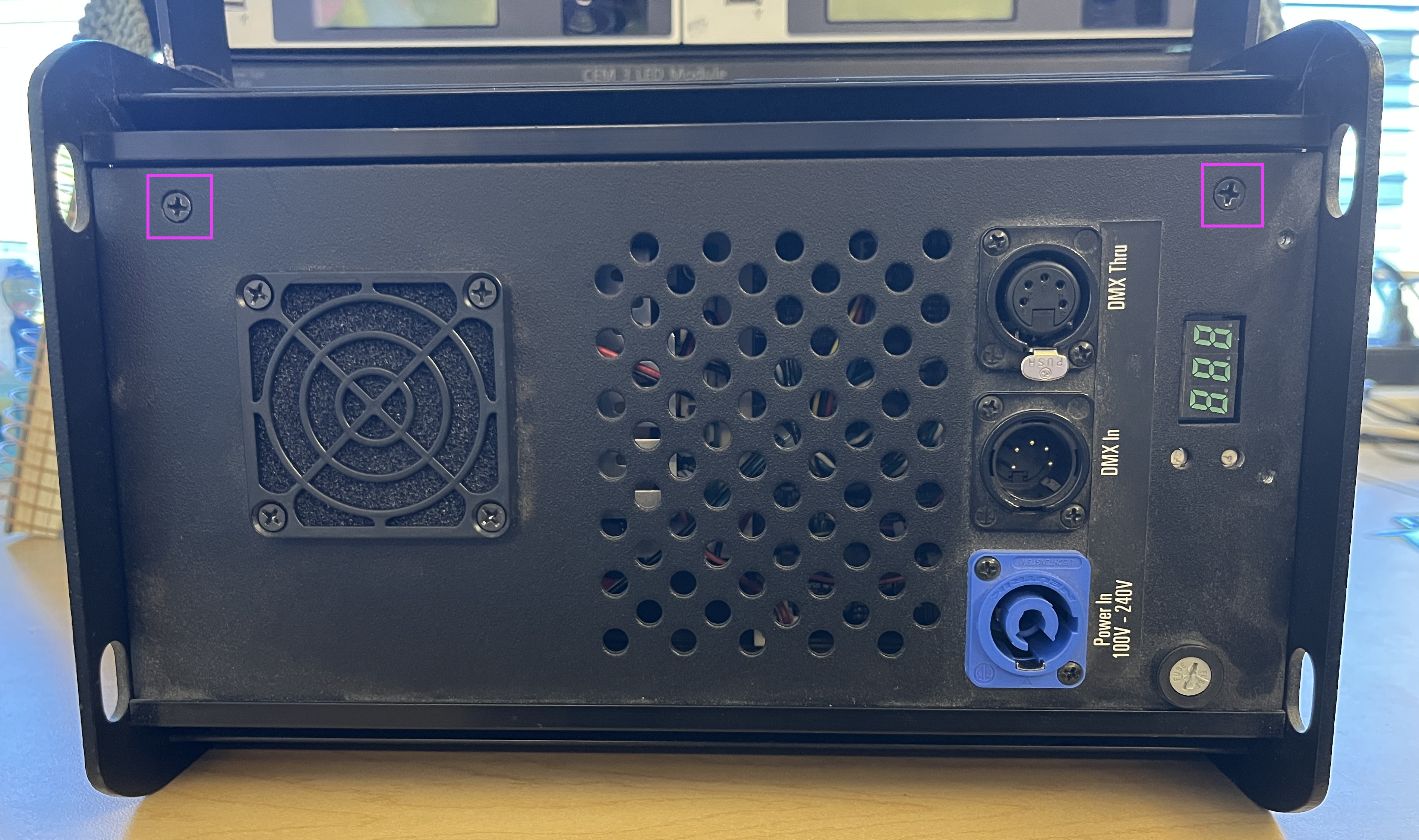 Selador Openning Screw Locations.png